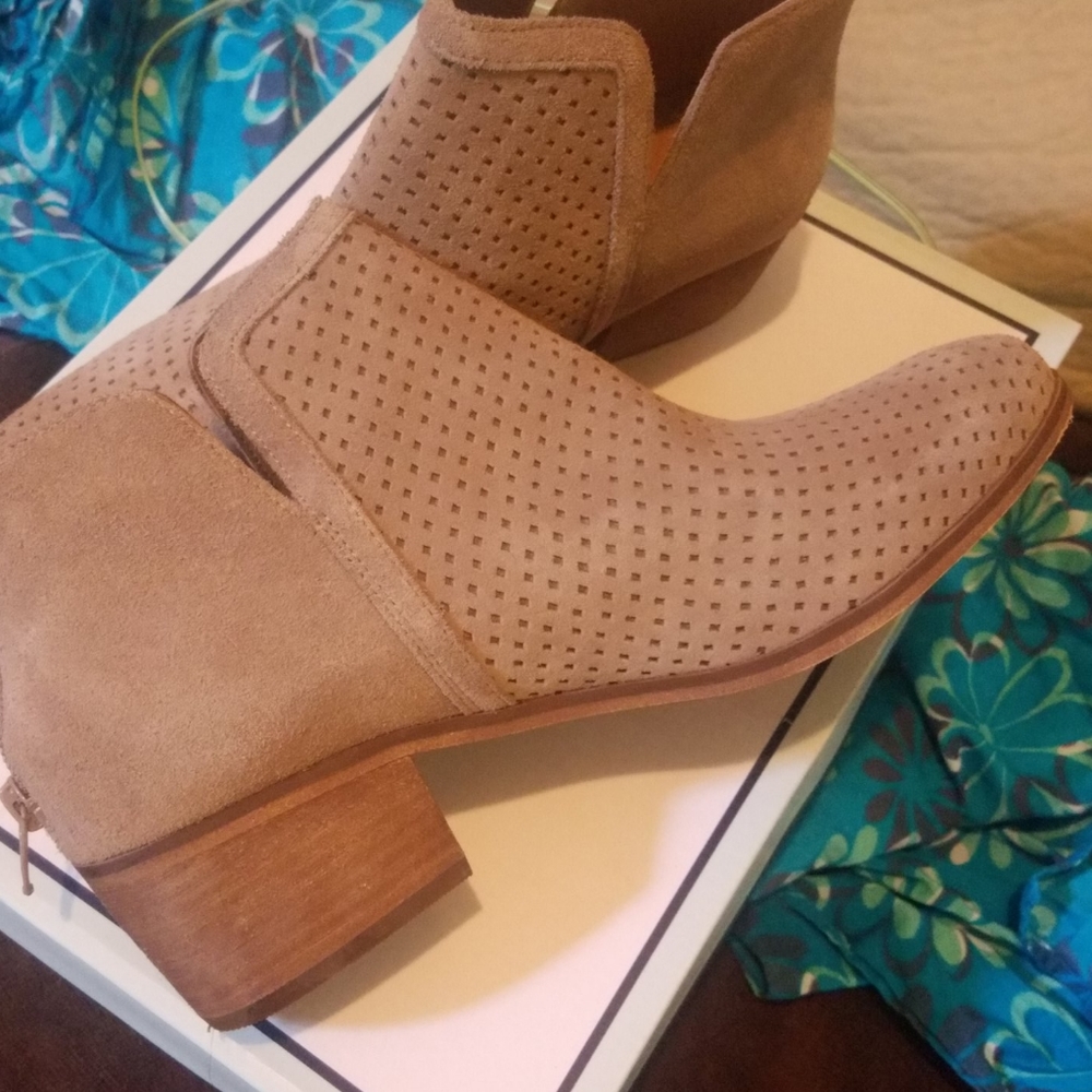 Mushroom suede booties - Picture 2 of 5